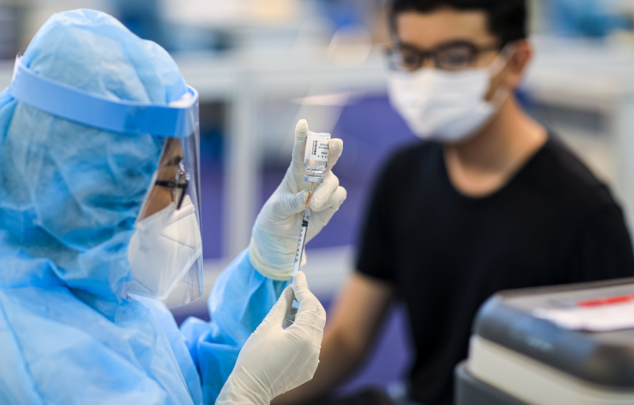 Chien dich vaccine can su phoi hop, y thuc cua nguoi dan hinh anh