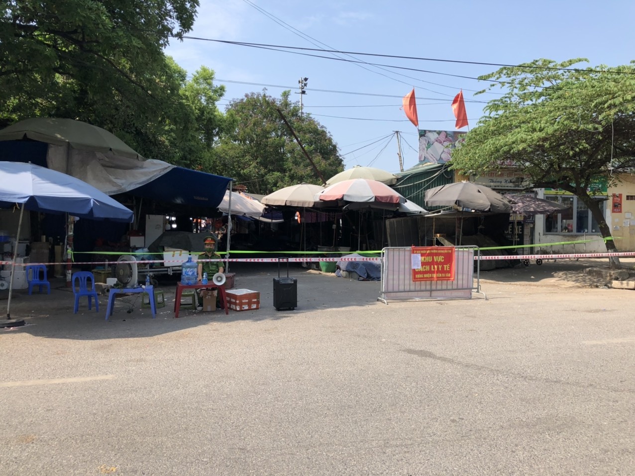 Dich Covid-19 Ha Noi,  gian cach xa hoi Ha Noi anh 1