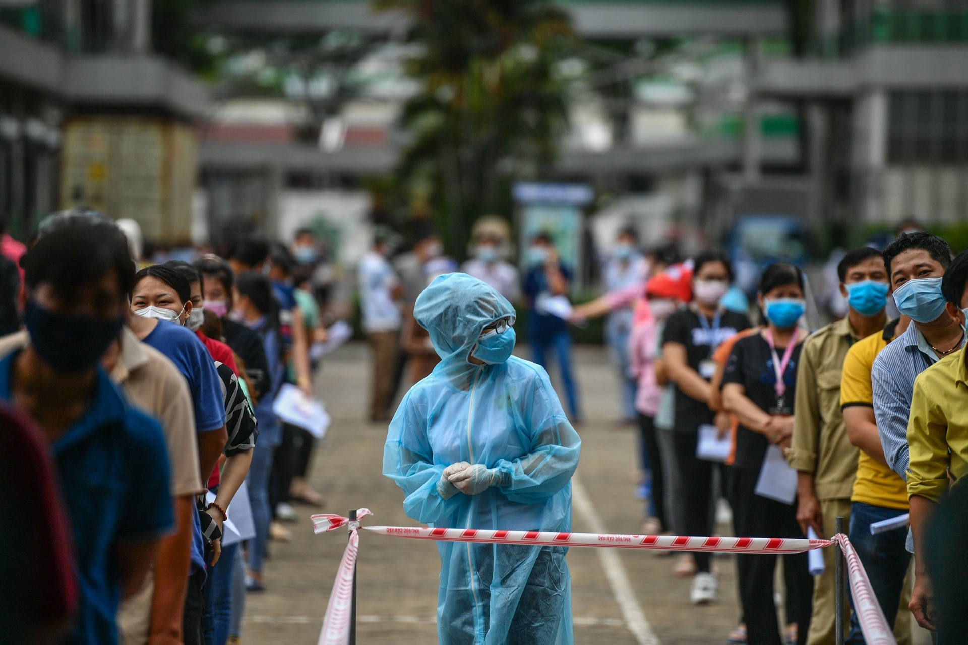 CDC Ha Noi: O dich o huyen Quoc Oai rat phuc tap hinh anh