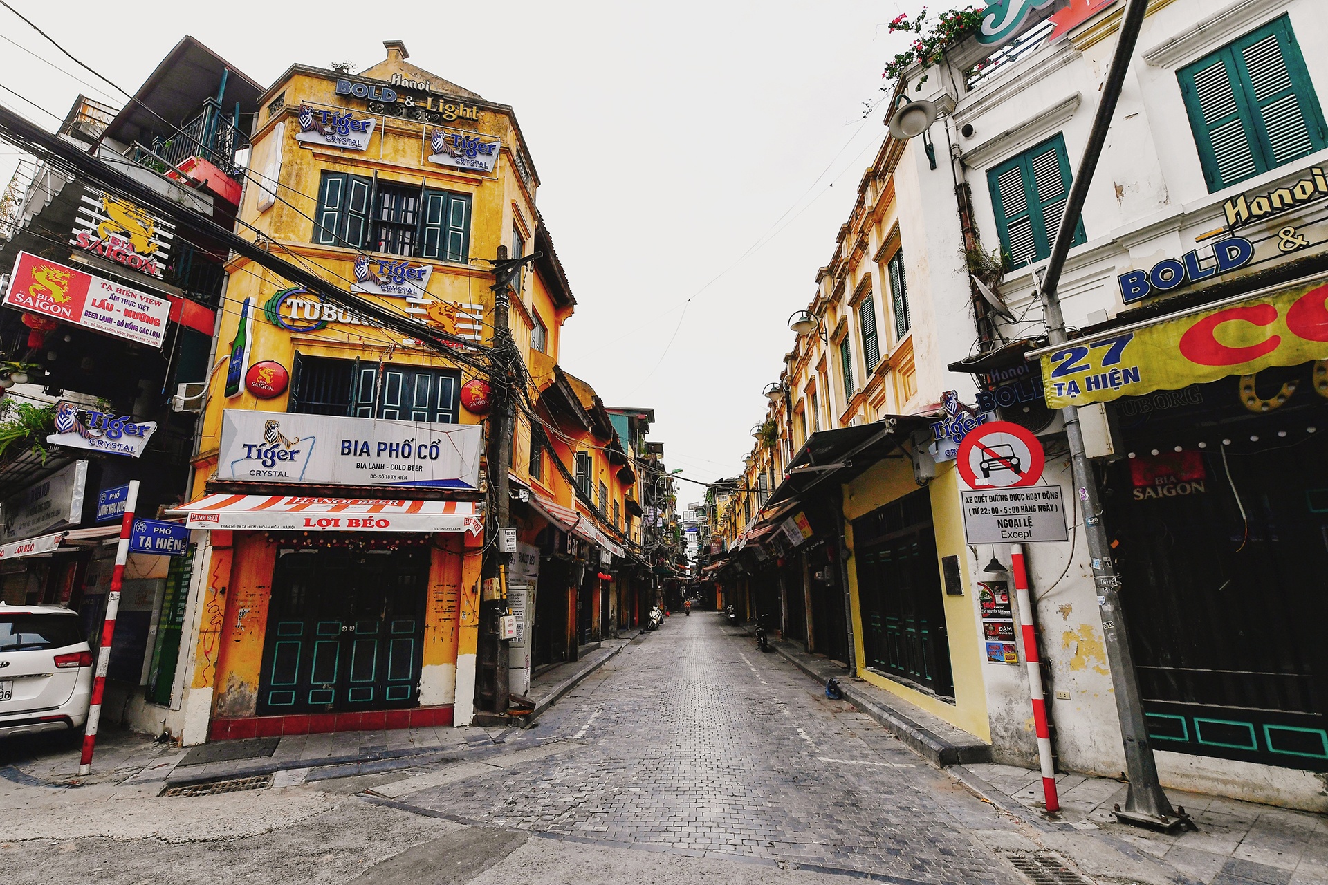 Dich Covid-19 Ha Noi,  gian cach xa hoi Ha Noi anh 1