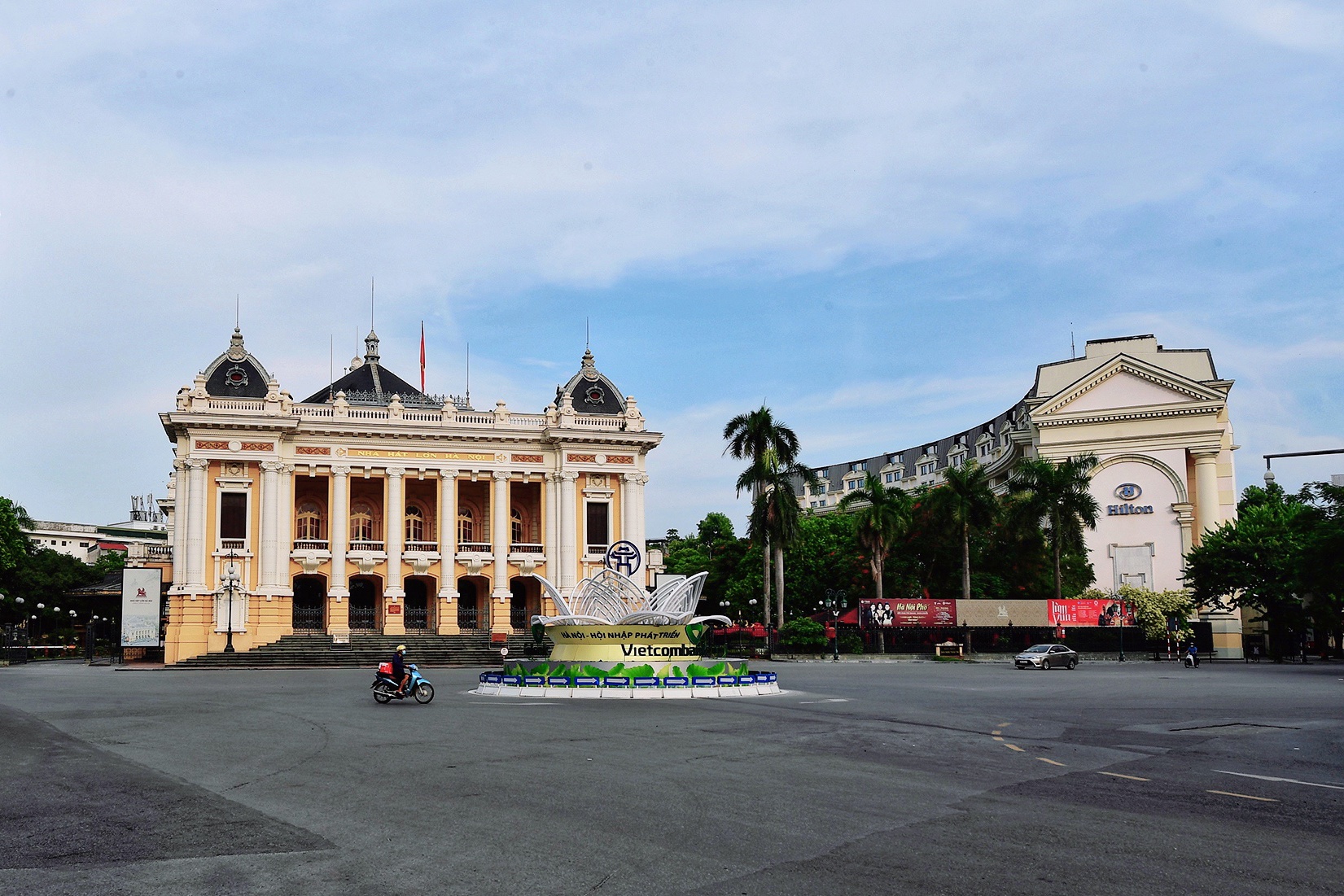Thuong truc Thanh uy Ha Noi nhat tri gian cach xa hoi them 15 ngay hinh anh