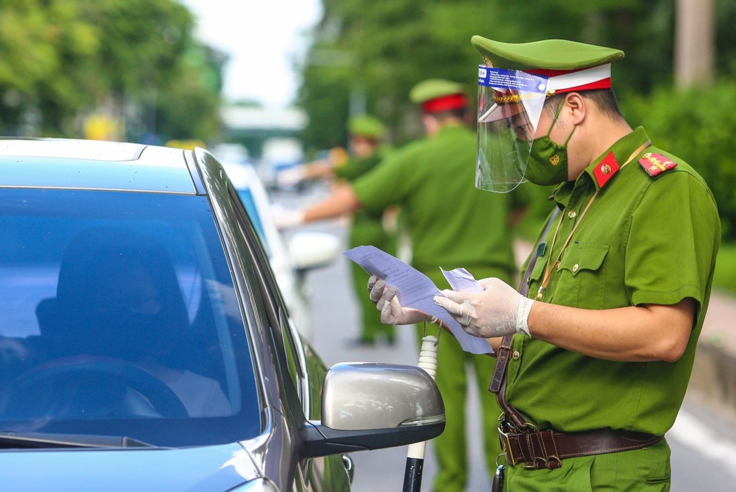 Bi thu Ha Noi: Kien tri thuc hien gian cach xa hoi hinh anh