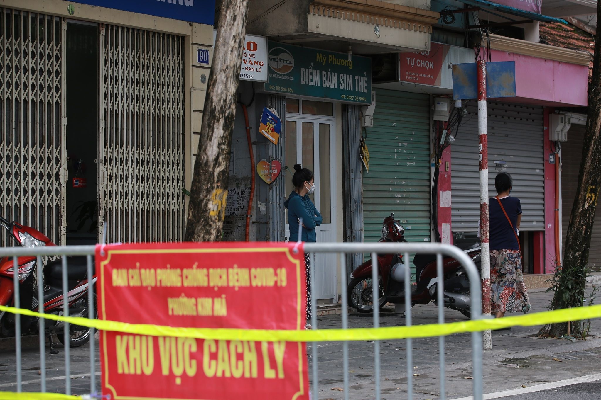 Ha Noi phong toa mot doan pho Son Tay hinh anh