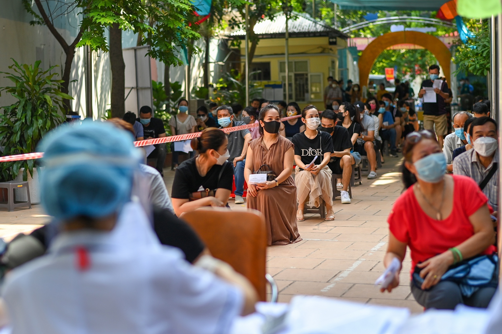 Dich Covid-19 Ha Noi,  gian cach xa hoi Ha Noi anh 5