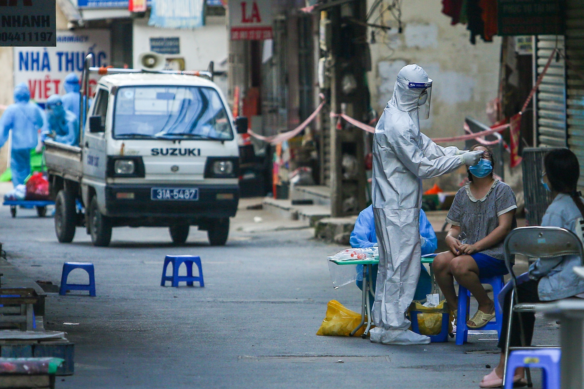 Xa, phuong o Ha Noi loay hoay tim noi dat tram y te luu dong hinh anh
