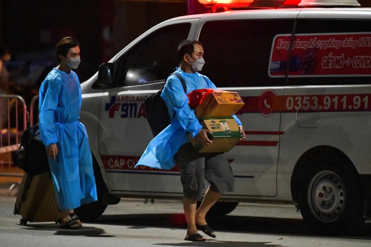 Tranh luan ve chinh sach cach ly F1 cua Ha Noi hinh anh