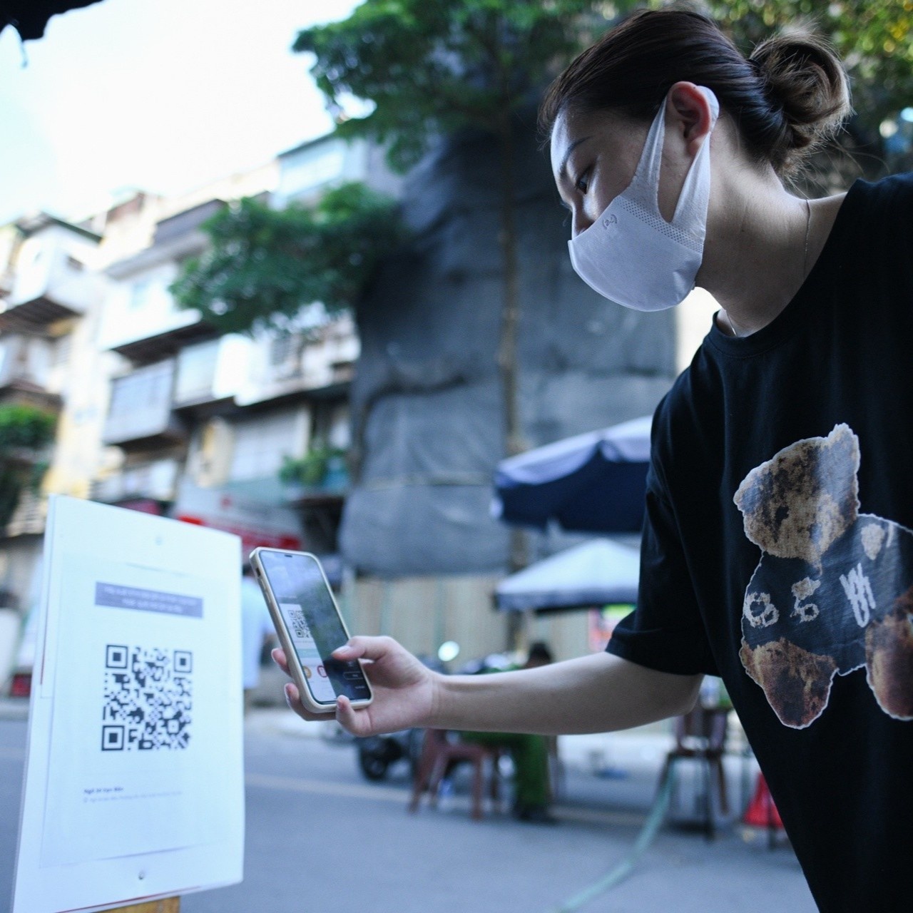 Dich Covid-19 Ha Noi,  gian cach xa hoi Ha Noi anh 1