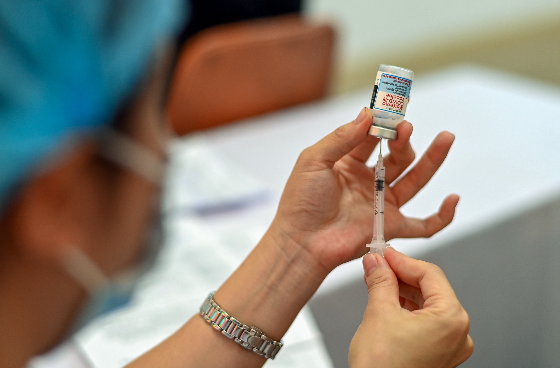 Ha Noi lap ke hoach tiem vaccine Covid-19 cho tre tu 3 tuoi tro len hinh anh