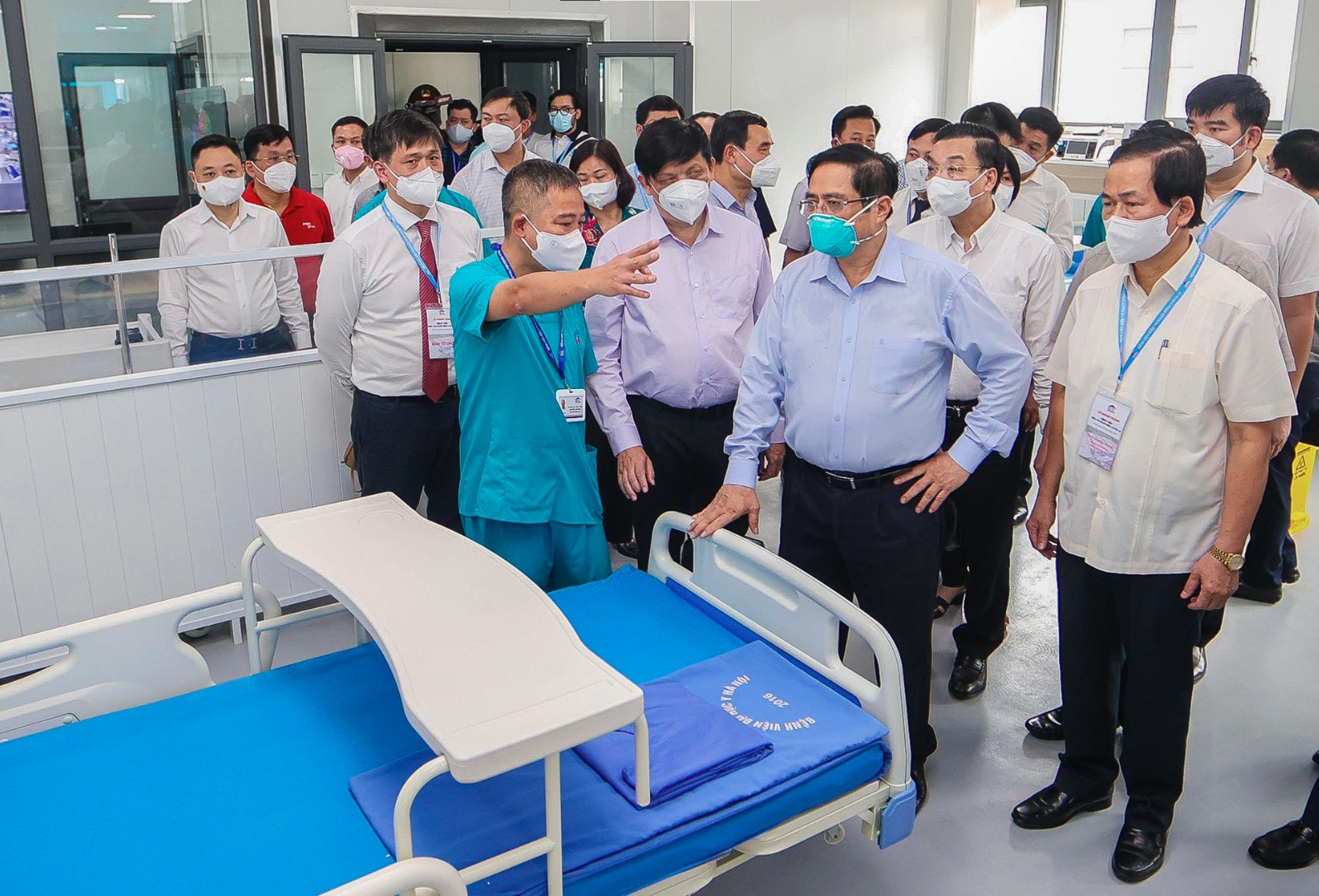 lanh dao Bo y te bi bat,  giam doc benh vien Bach Mai anh 1