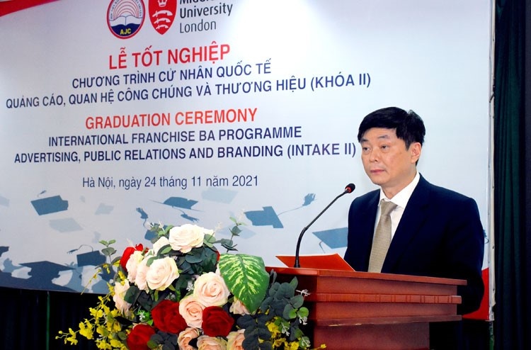 Cu nhan quoc te Quang cao,  Dai hoc Middlesex anh 1