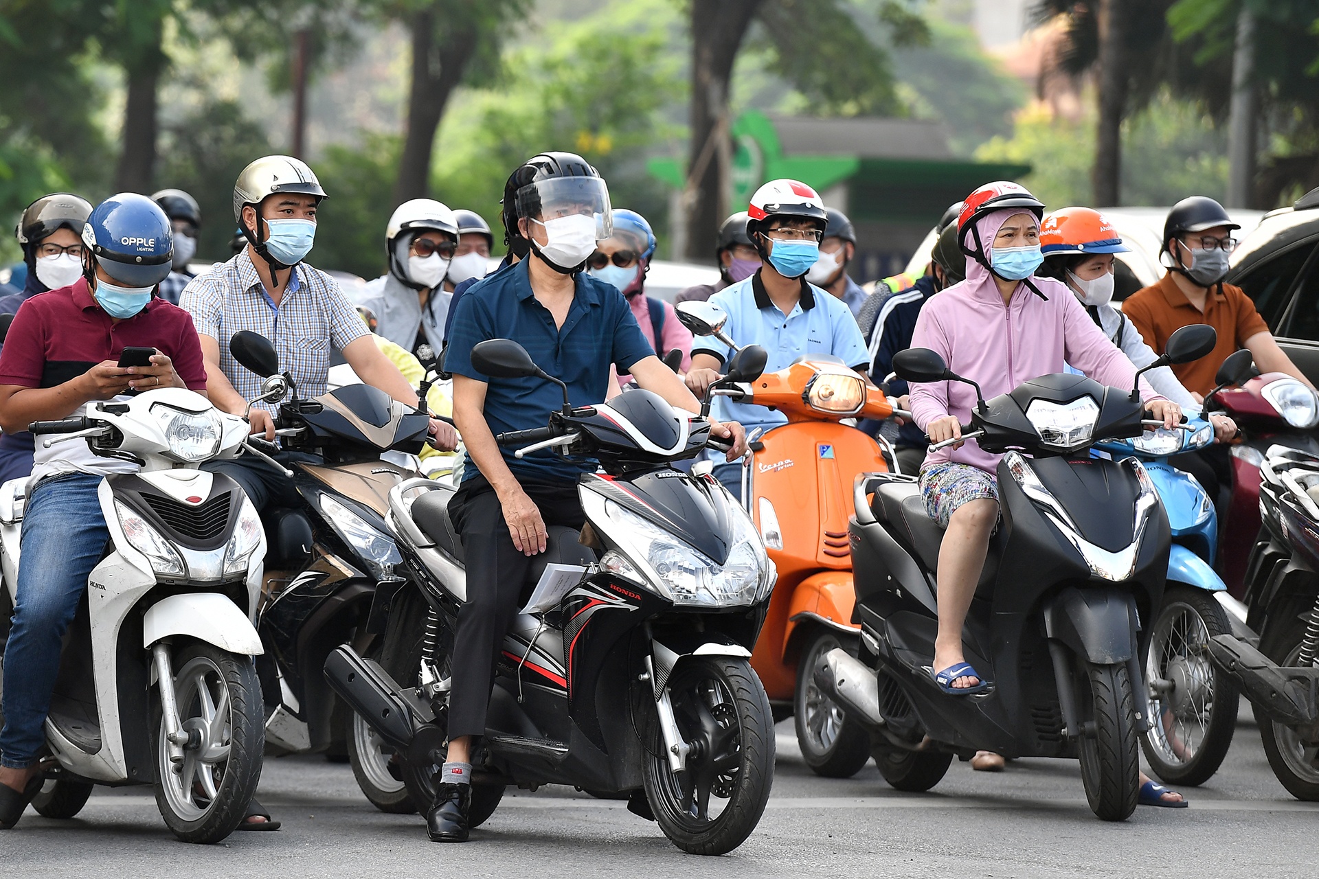 Ha Noi nghien cuu cam xe may o nhieu quan tu nam 2025 hinh anh