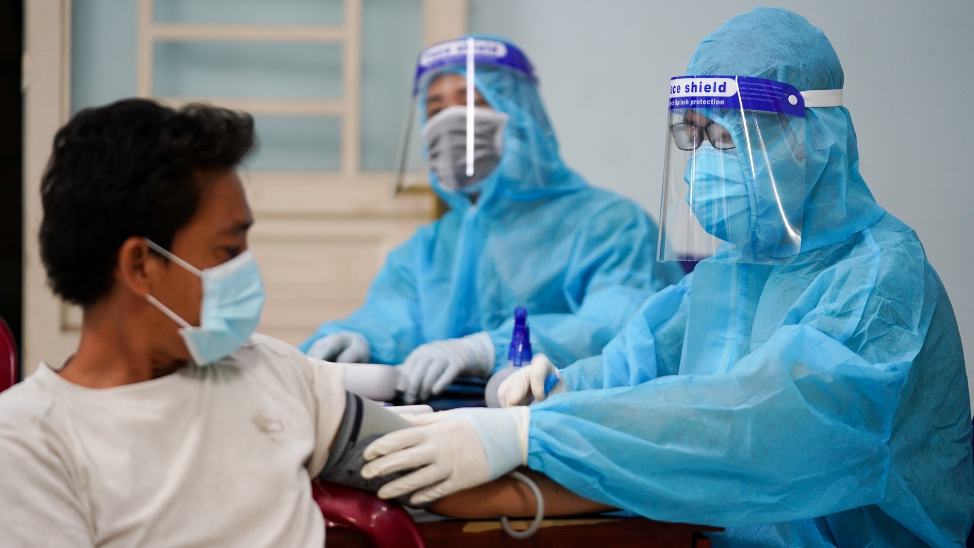 Ha Noi yeu cau tang toi da cong suat dieu tri F0 tai nha hinh anh