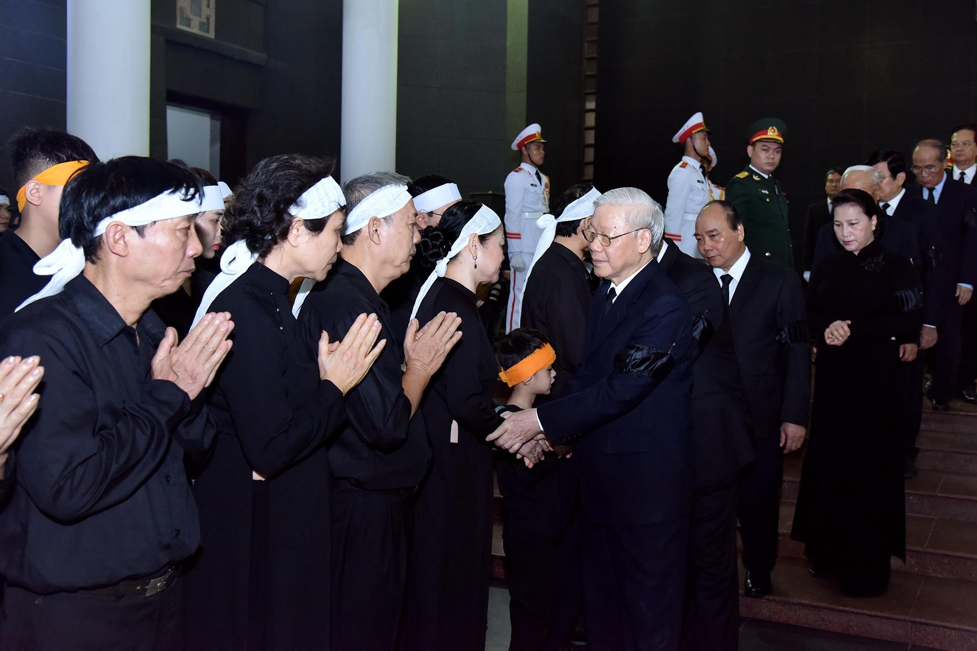 dam tang trung tuong Dong Sy Nguyen anh 6