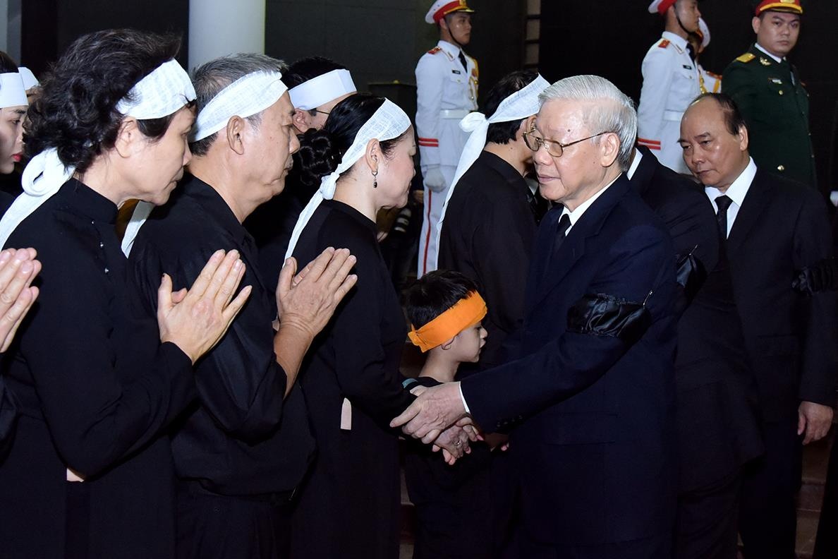 Lanh dao Dang, Nha nuoc tien dua trung tuong Dong Sy Nguyen hinh anh