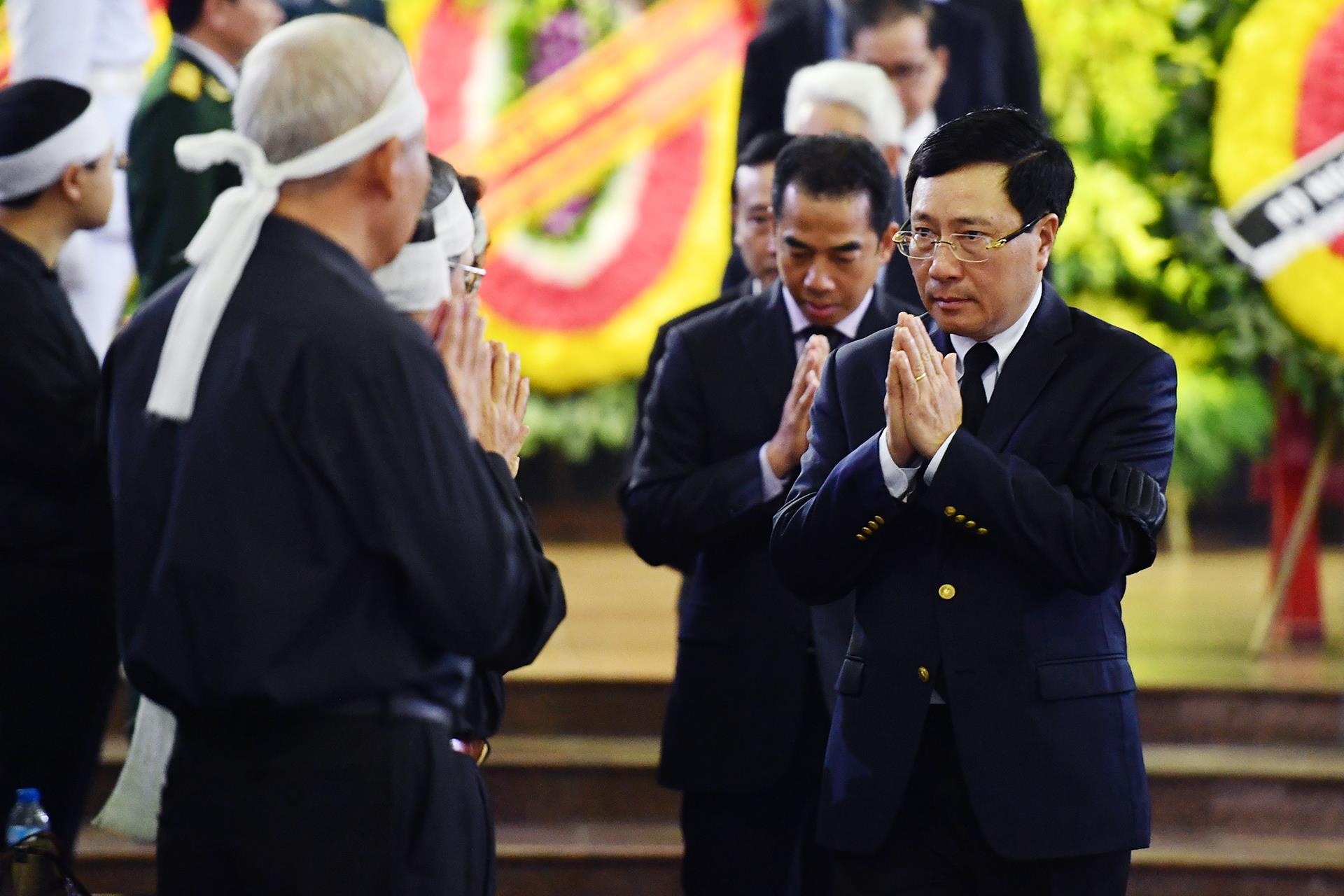 dam tang trung tuong Dong Sy Nguyen anh 8