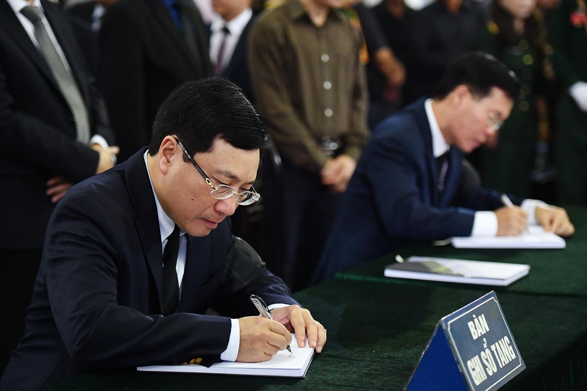 dam tang trung tuong Dong Sy Nguyen anh 11