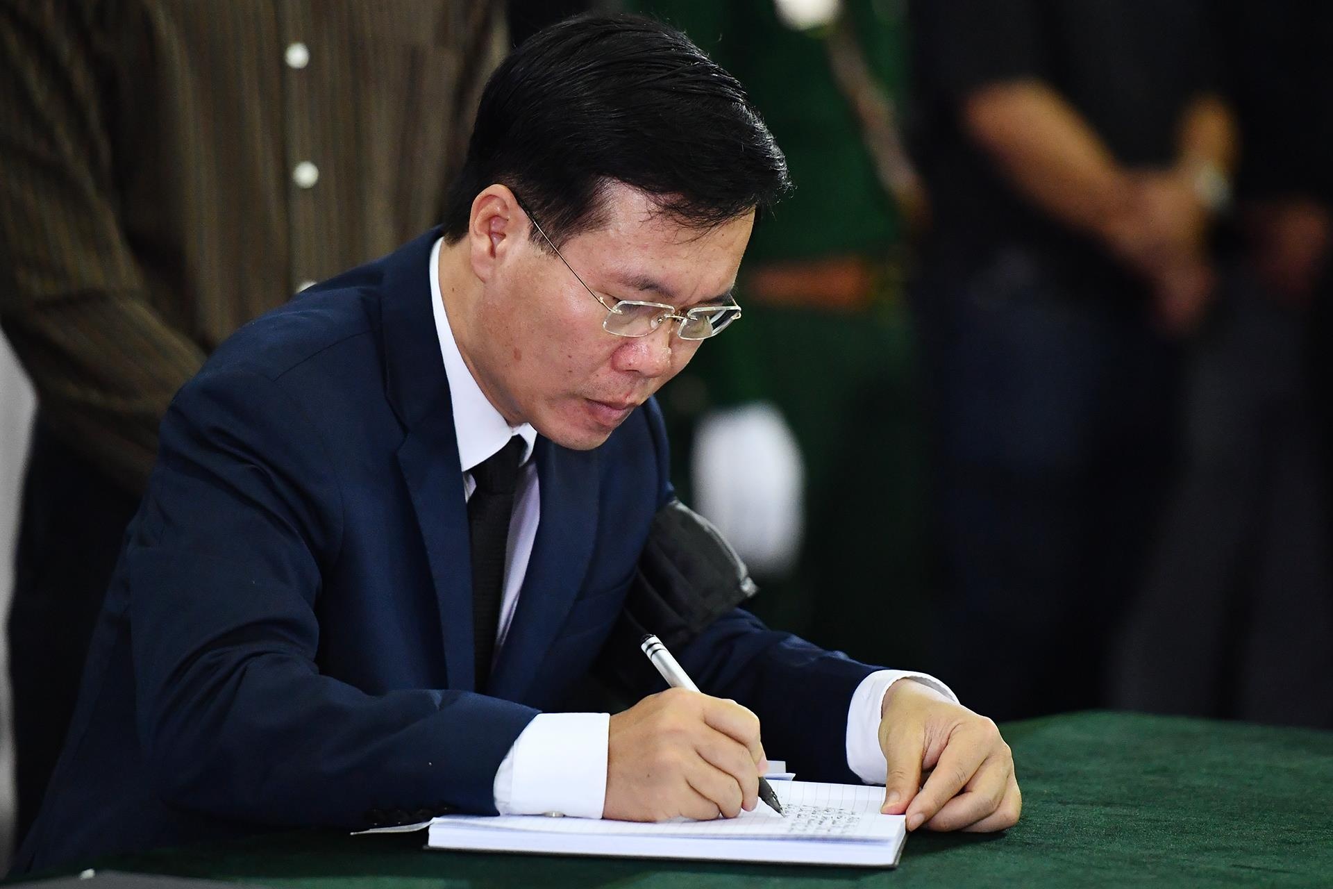 dam tang trung tuong Dong Sy Nguyen anh 12