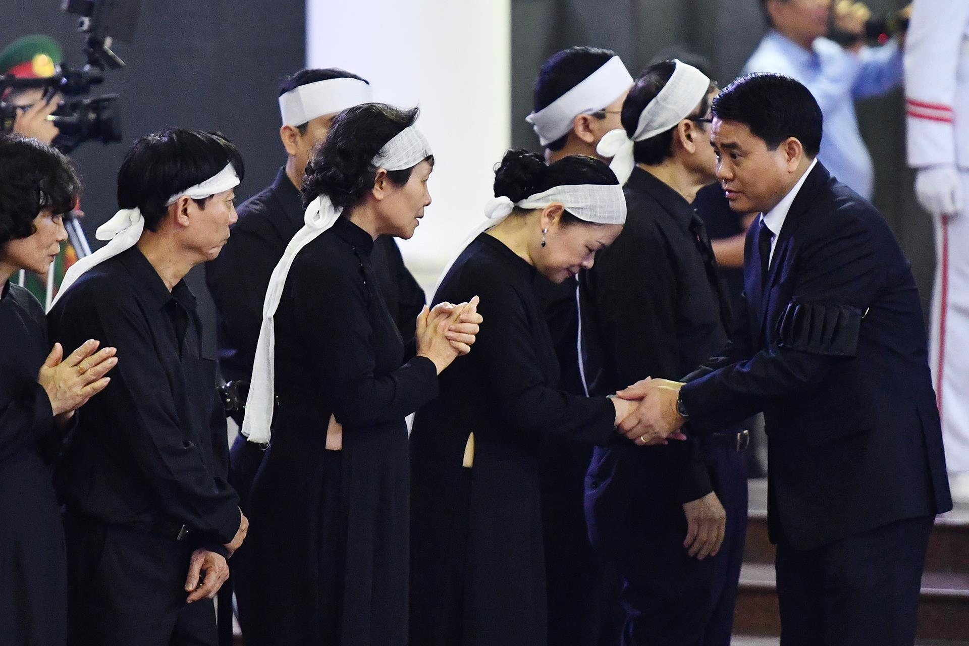 dam tang trung tuong Dong Sy Nguyen anh 14