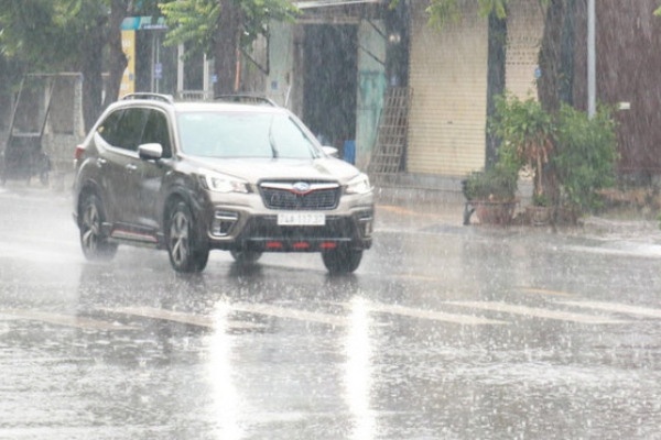 Thoi tiet dem 9/12: Hue va khu vuc Duyen hai Nam Trung Bo co mua hinh anh