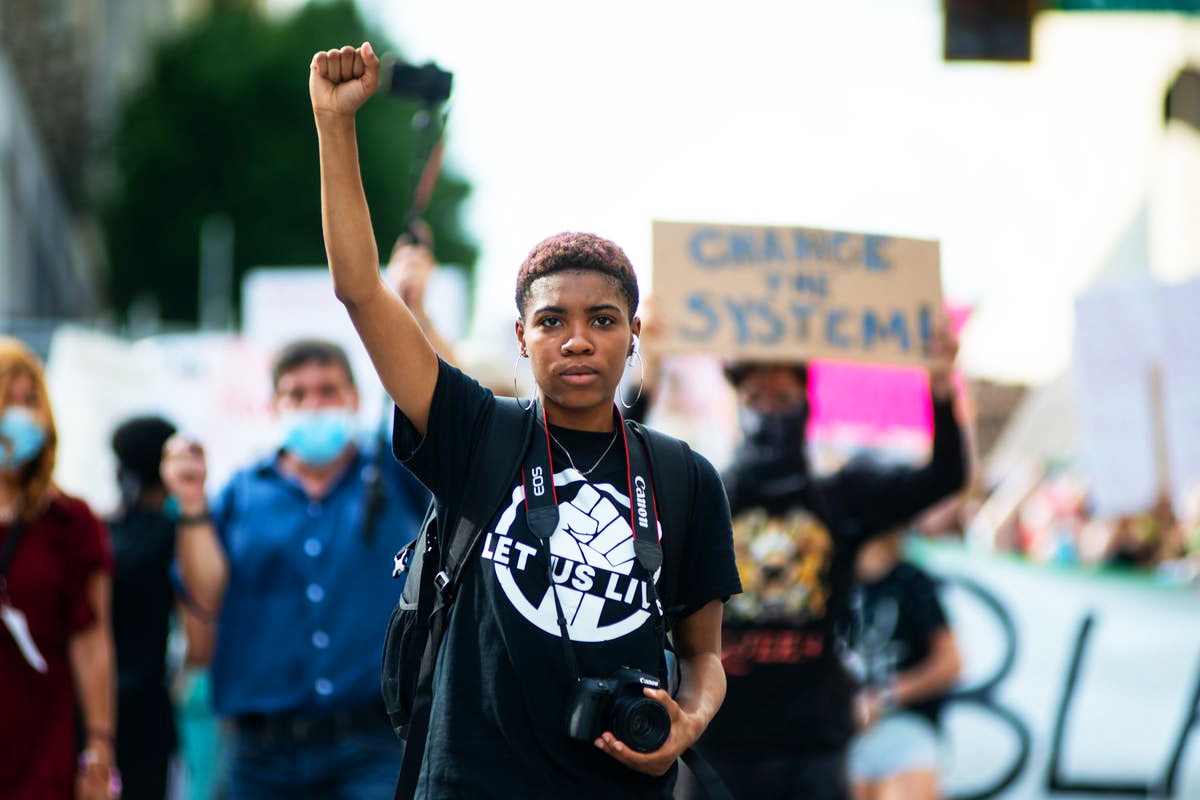 Sach ve sac toc ap dao bang xep hang best-sellers tai My hinh anh