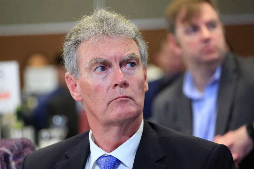 chinh tri gia Australia bi kham xet anh 2