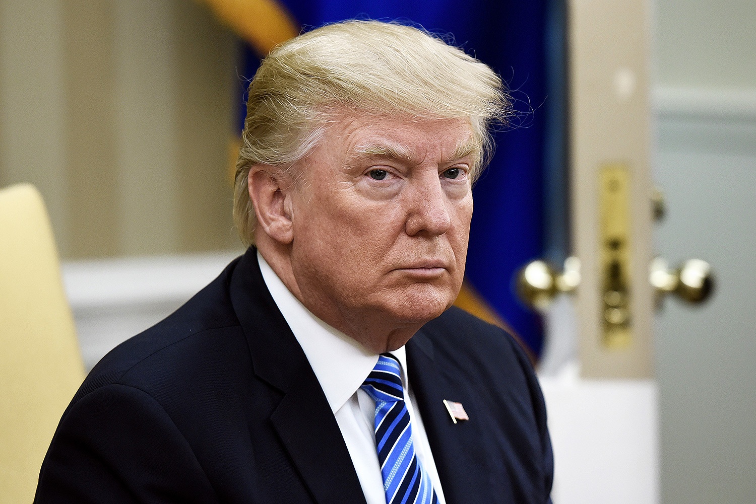 Phe Dan chu chinh thuc trinh nghi quyet doi luan toi ong Trump hinh anh