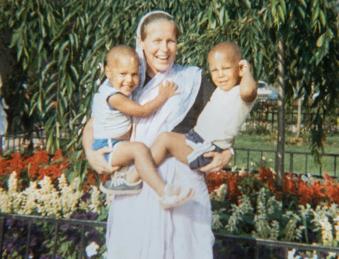 Barack Obama,  Balarama Holness,  Quebec,  Montreal,  phan biet chung toc,  Black Lives Matter,  bong bau duc,  quy goi,  Colin Kaepernick anh 5