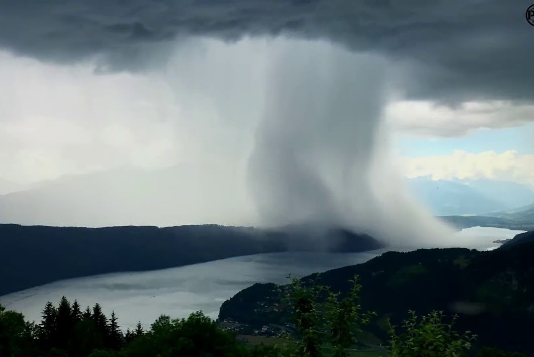 Moi nguy khon luong tu ‘song than tren bau troi’ o song bang Bhutan hinh anh