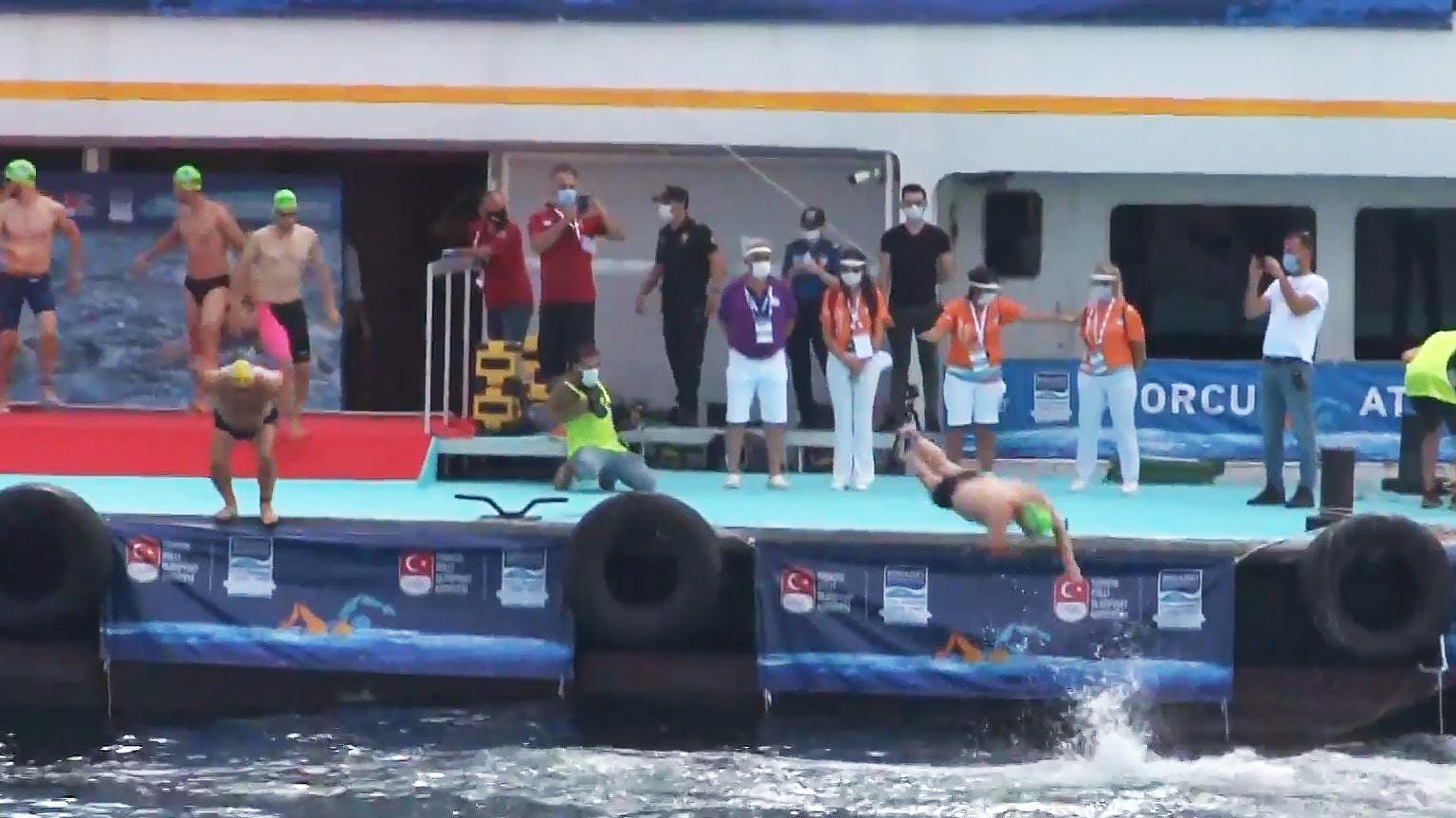 giai boi mua covid-19 anh 1