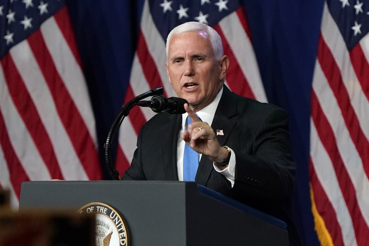 dang cong hoa bao ve canh sat anh 1