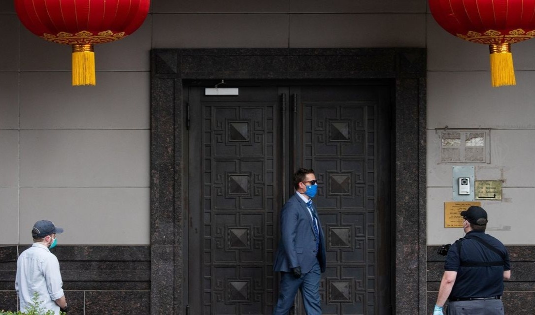 My: Lanh su Trung Quoc giup hoc gia tron tranh FBI hinh anh