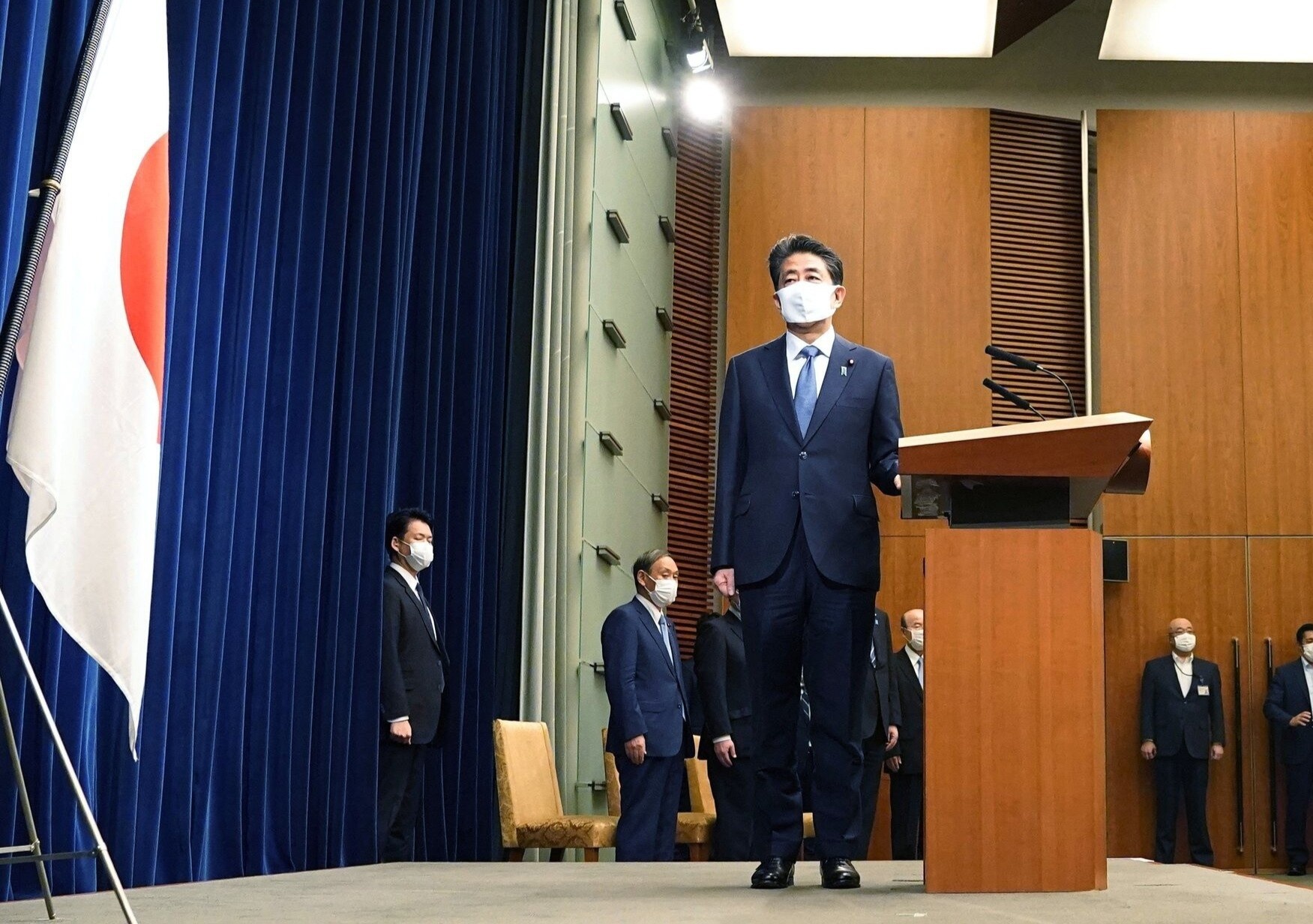 Dang sau quyet dinh tu chuc cua Thu tuong Abe hinh anh