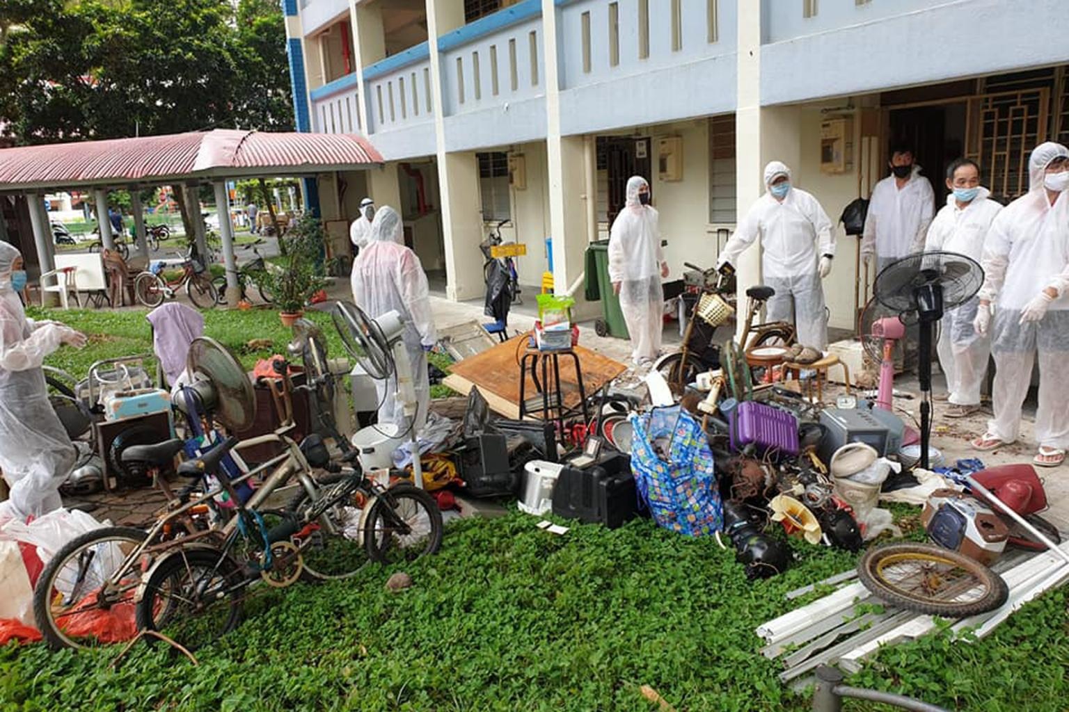 ong cu ngu ngoai hanh lang vi rac anh 1