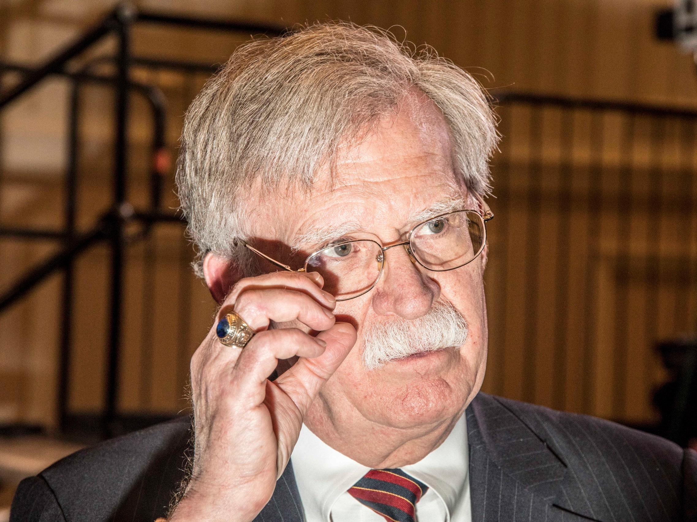 bat ngo thang 10 cua bau cu My anh 3