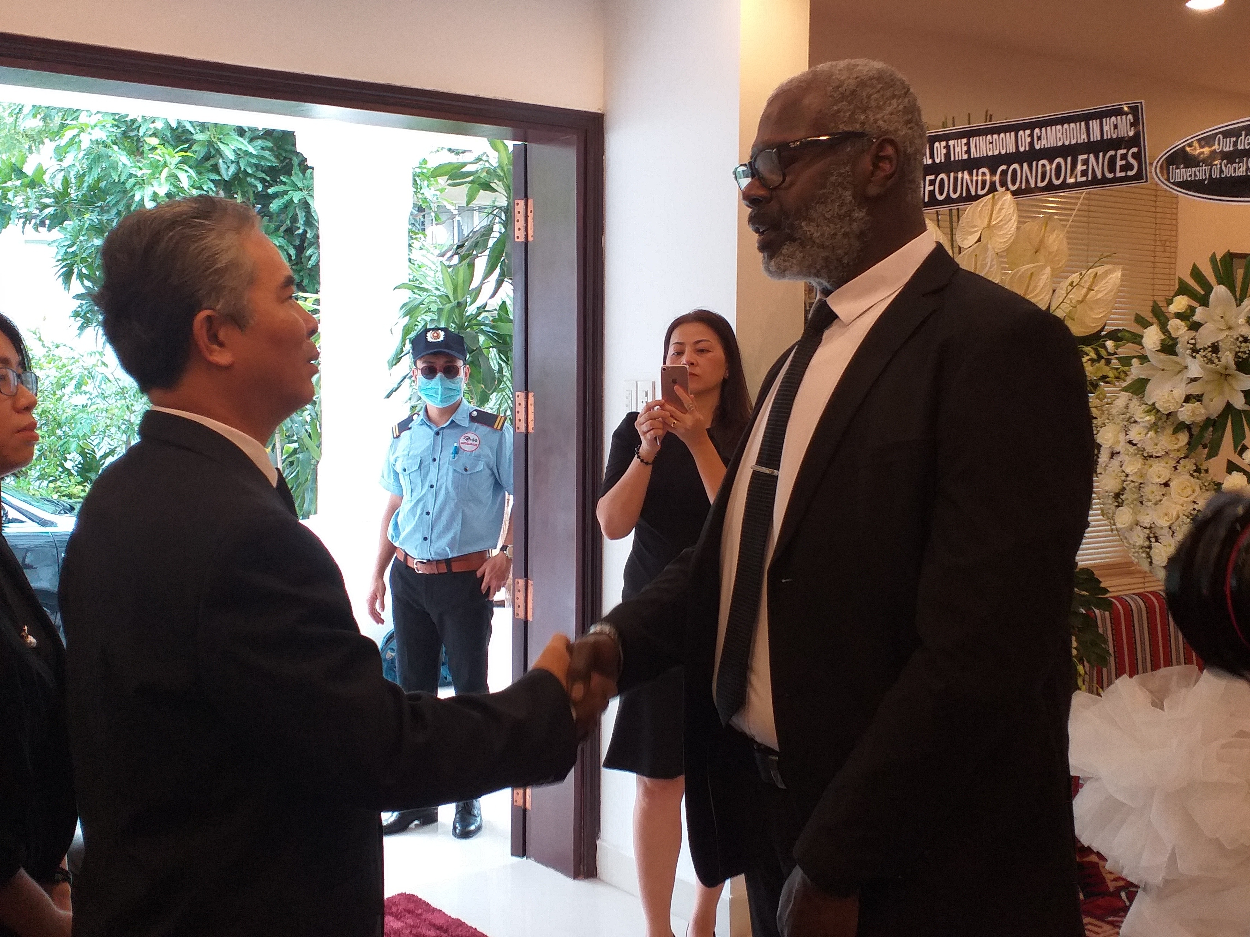 TP.HCM vieng Quoc vuong Kuwait anh 1