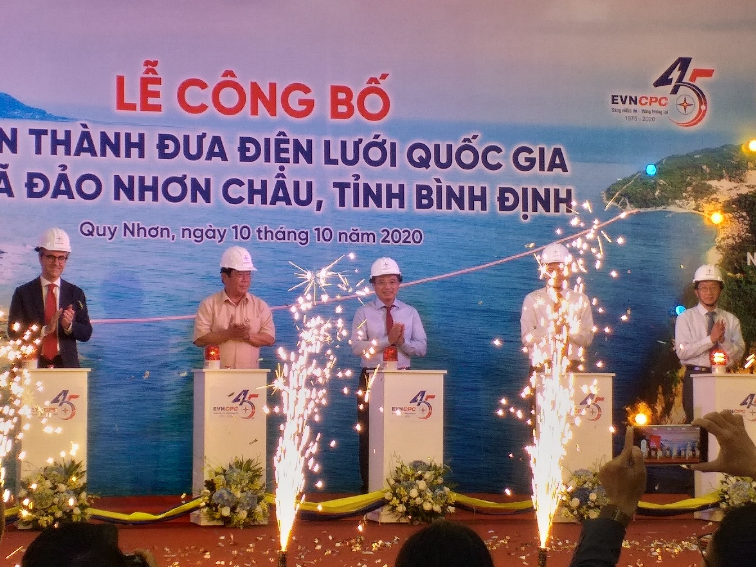 dai su EU canh bao moi truong anh 1