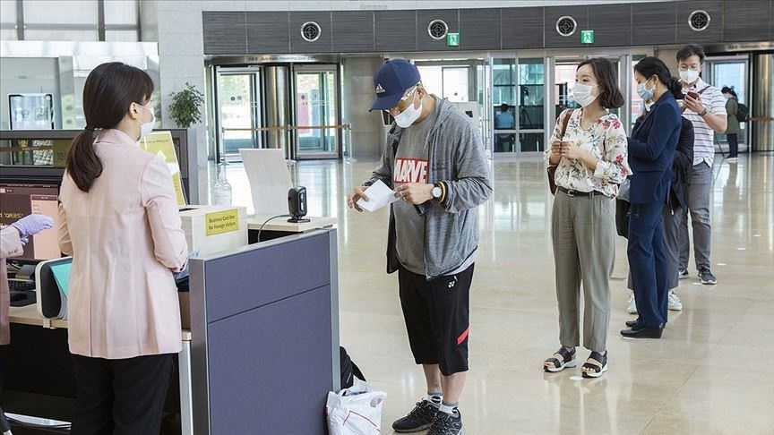 phuong Tay chong dich khong bang chau A? anh 7