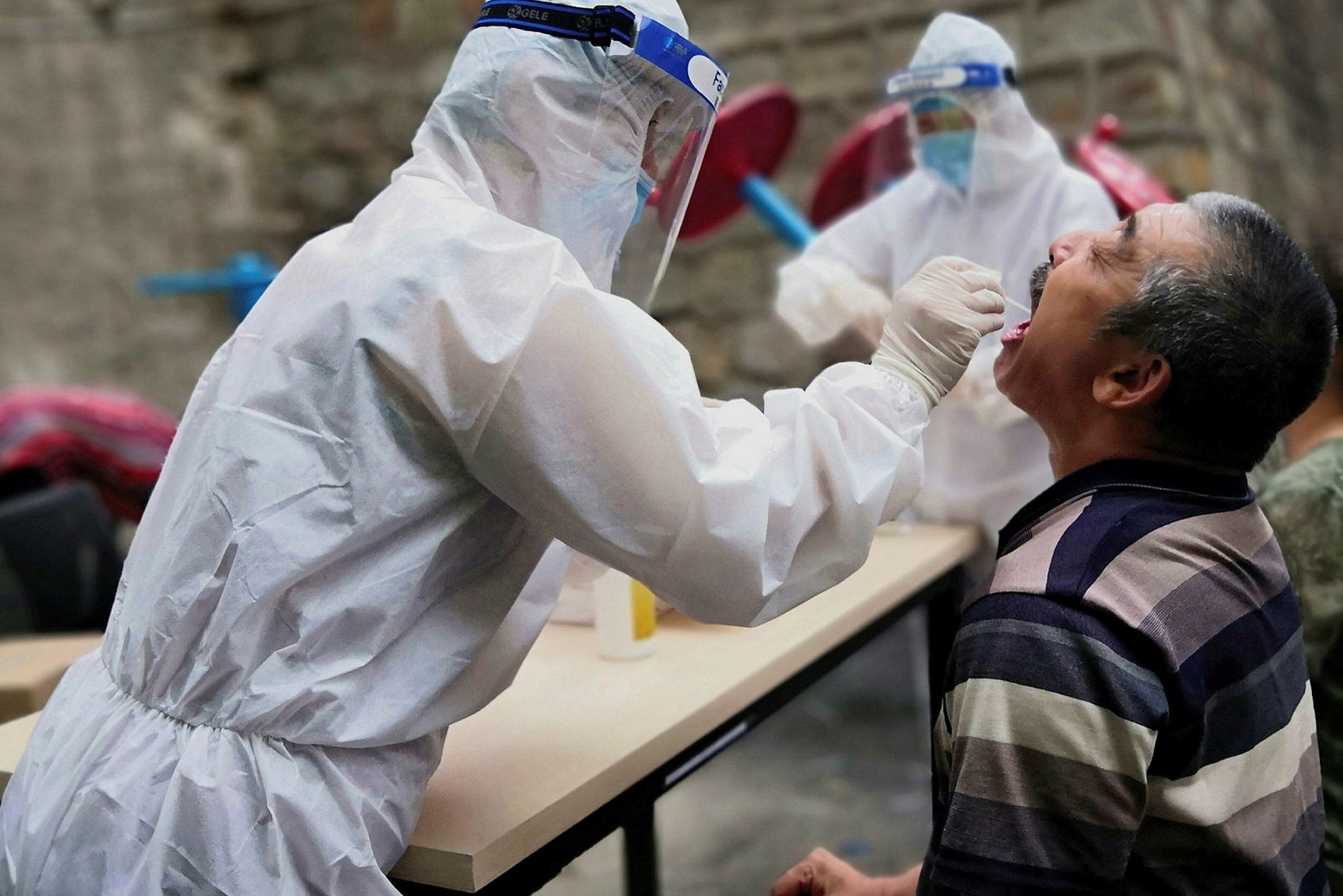 164 ca duong tinh o o dich moi bung phat tai Trung Quoc hinh anh