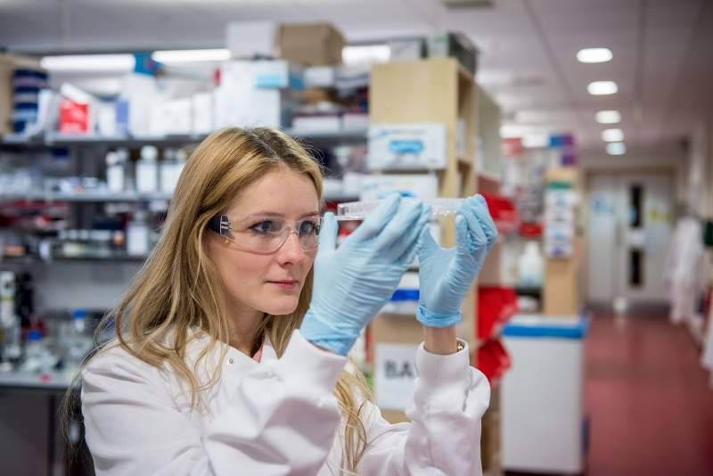 lum xum ve vaccine Covid-19 anh 5