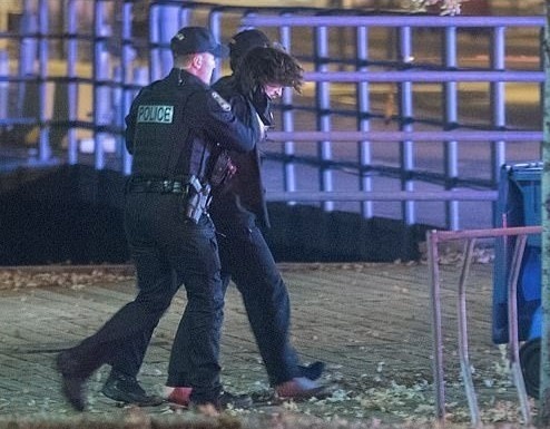 Nghi pham cam kiem samurai sat hai hai nguoi o Canada hinh anh