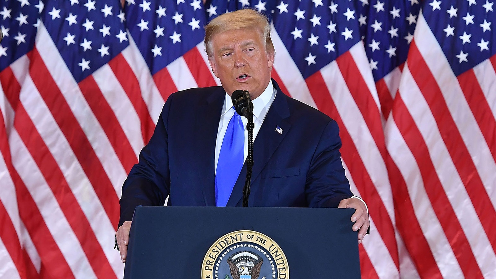 'Ong Trump thuc ra dang o cua tren' hinh anh