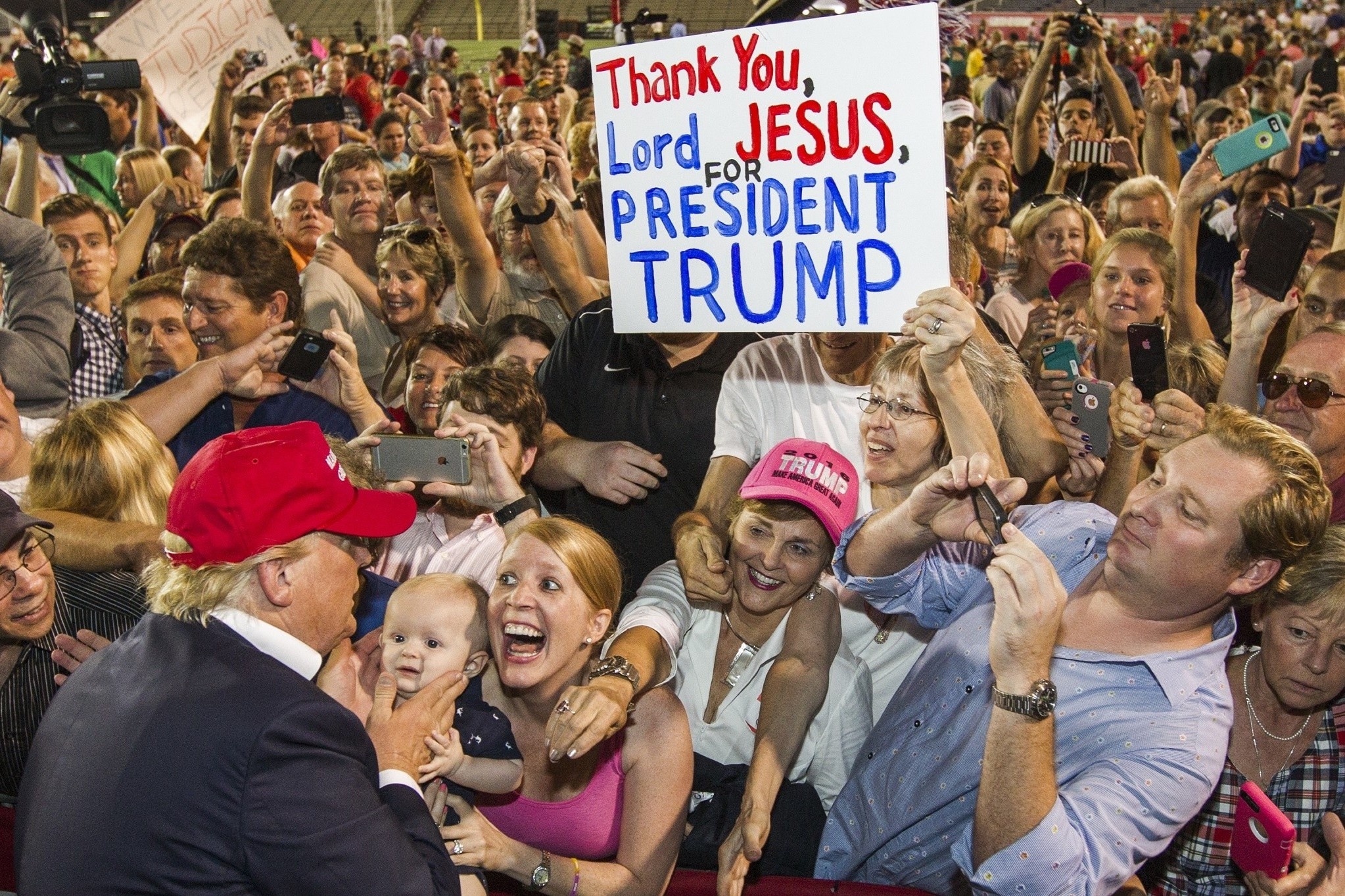 Bau cu My khien cu tri thanh thi va nong thon them chia re hinh anh