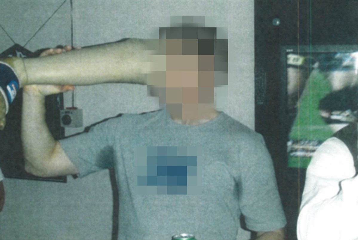 Australia dieu tra anh dac nhiem uong bia bang chan gia nguoi chet hinh anh