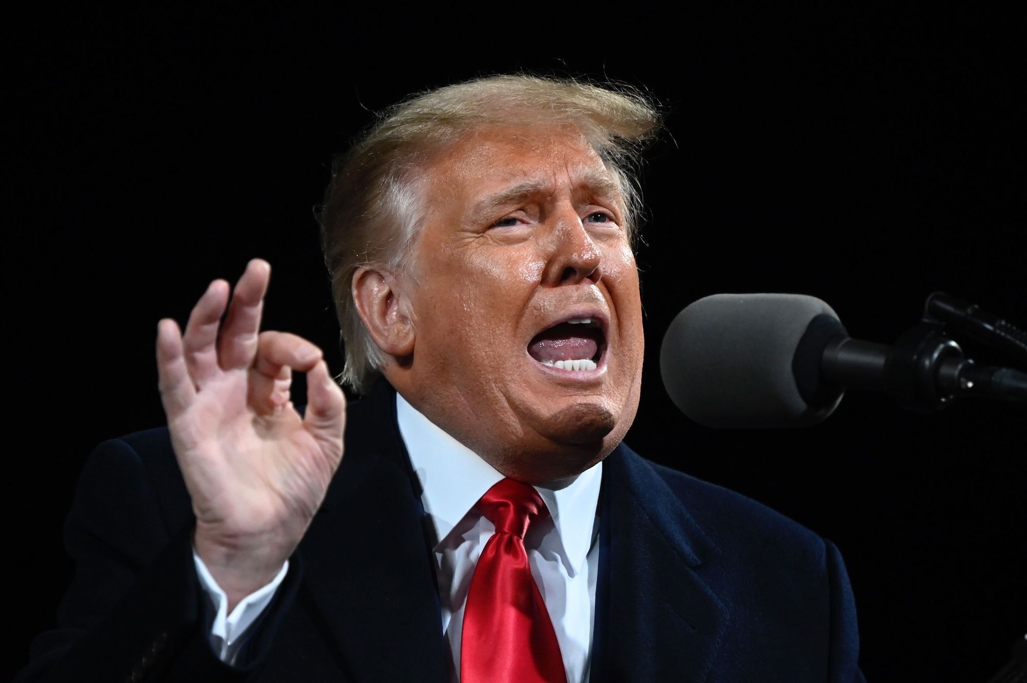 Trump khong kien duoc nua anh 4