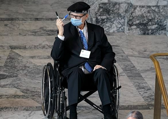 dai cu tri My bat khoc anh 2