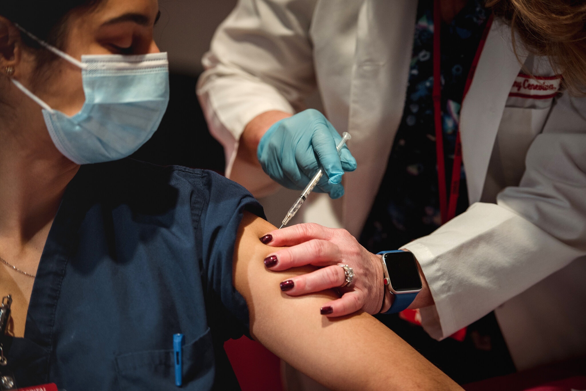 bat binh dang vaccine giau ngheo anh 1