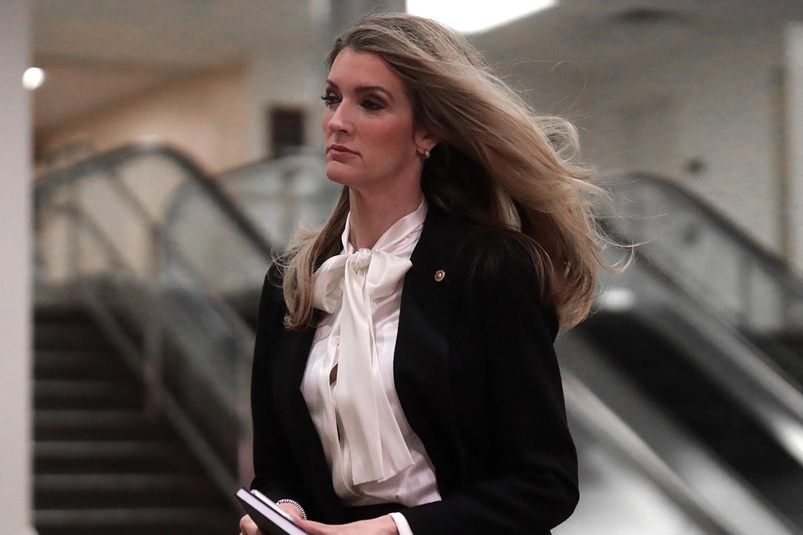 Thuong nghi si Loeffler bat ngo tuyen bo ke hoach 'lat keo' bau cu My hinh anh