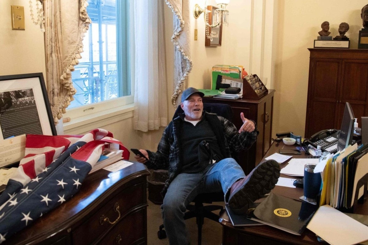 FBI dieu tra nghi an laptop cua ba Pelosi bi danh cap va ban cho Nga hinh anh