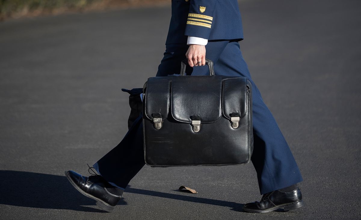 chuyen giao vali hat nhan anh 1