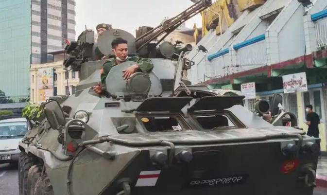 Internet bi cat o Myanmar, quan doi duoc trien khai hinh anh